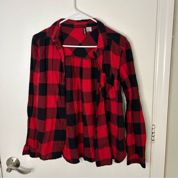 Divided by ah&M | Red and black plaid button up shirt | 4 - Picture 1 of 6